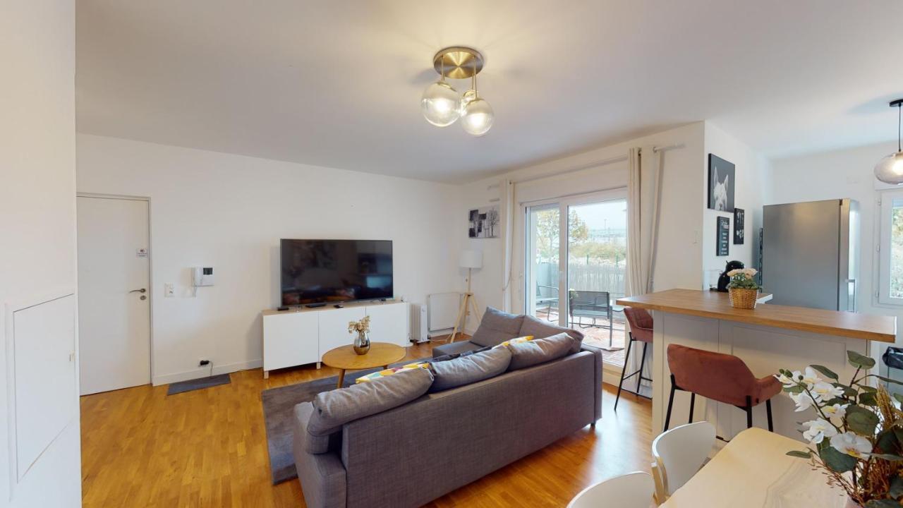 Live Like A Local Stylish 2Br With Balcony & Parking Apartment Saint-Denis  Exterior photo