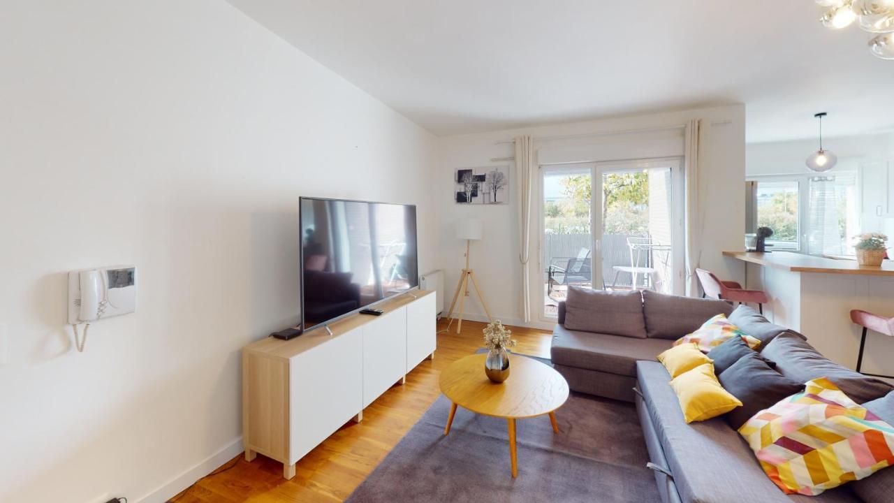 Live Like A Local Stylish 2Br With Balcony & Parking Apartment Saint-Denis  Exterior photo